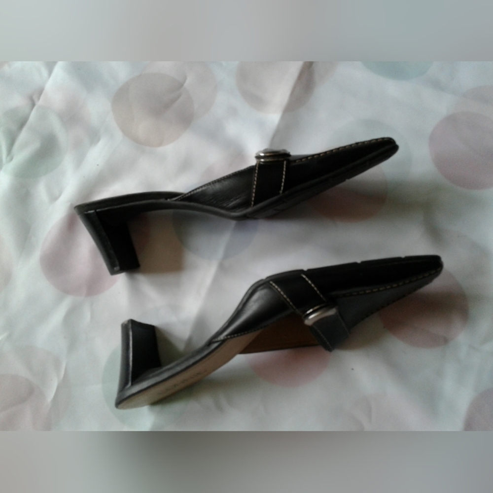 Shoes - Picture 4 of 6